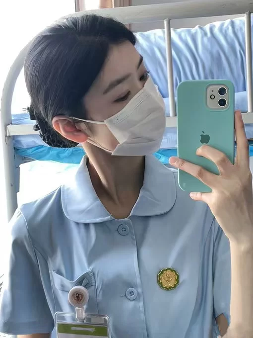 能三通三P还能车震露出的骚货