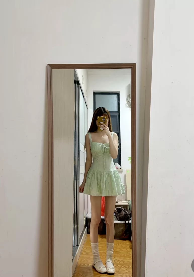年轻，长得漂亮。服务还真不错