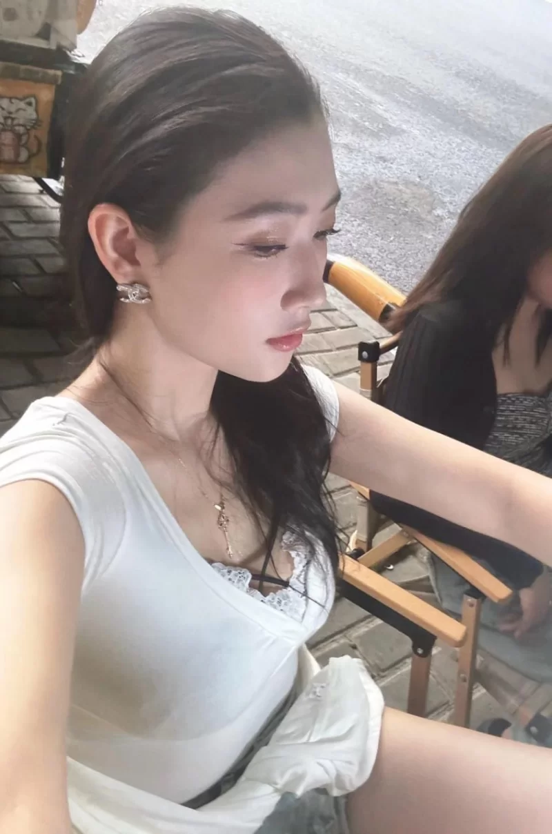 极品嫩妹胸控小姐姐