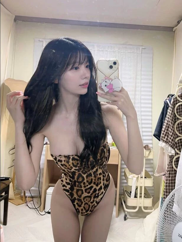 洪山性感酥胸妹儿