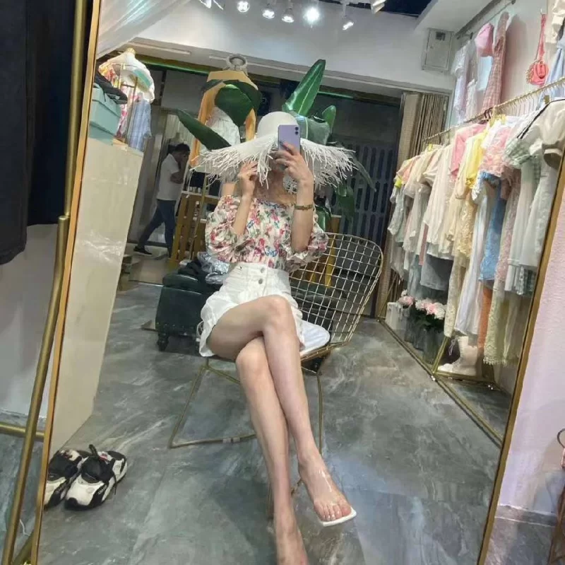 雨花潮喷一字马少妇