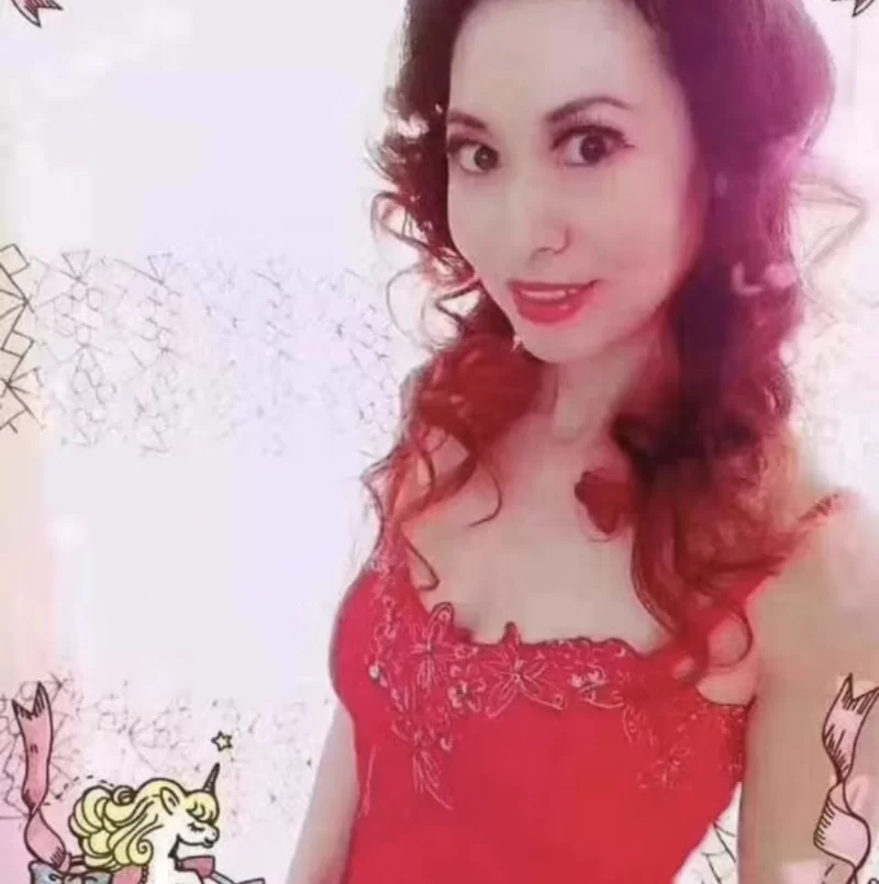 一个按摩美体的熟女