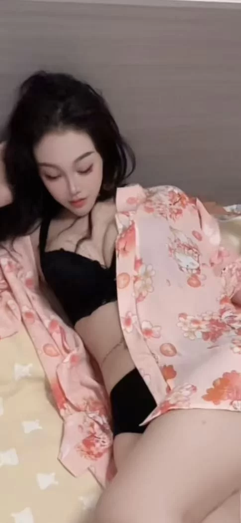 性感媚萍。