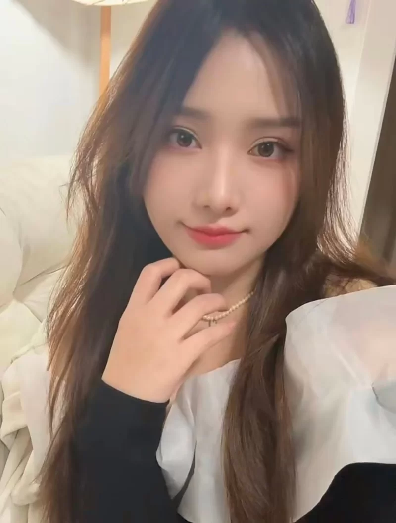 福州宝龙00后小姐姐