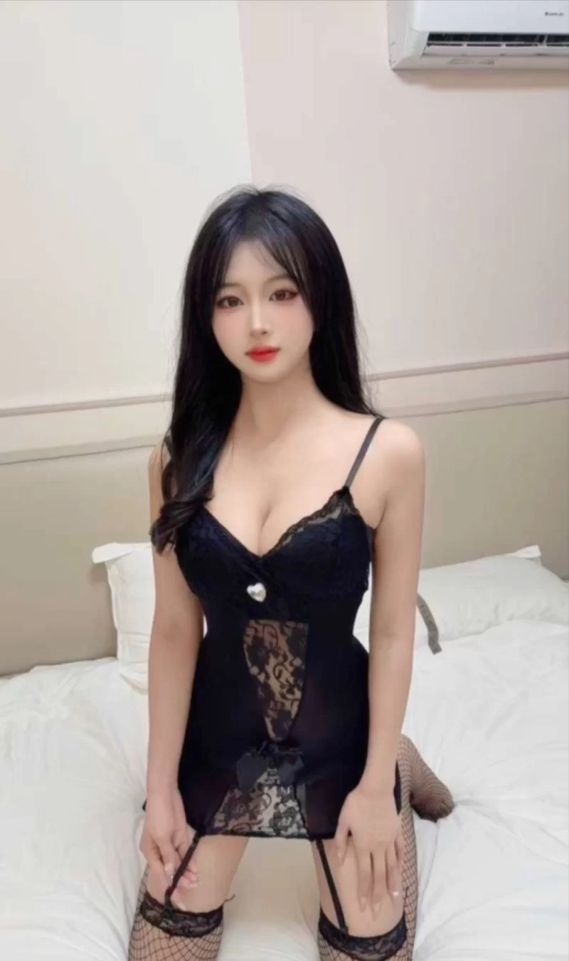 黑丝制服情趣妹妹