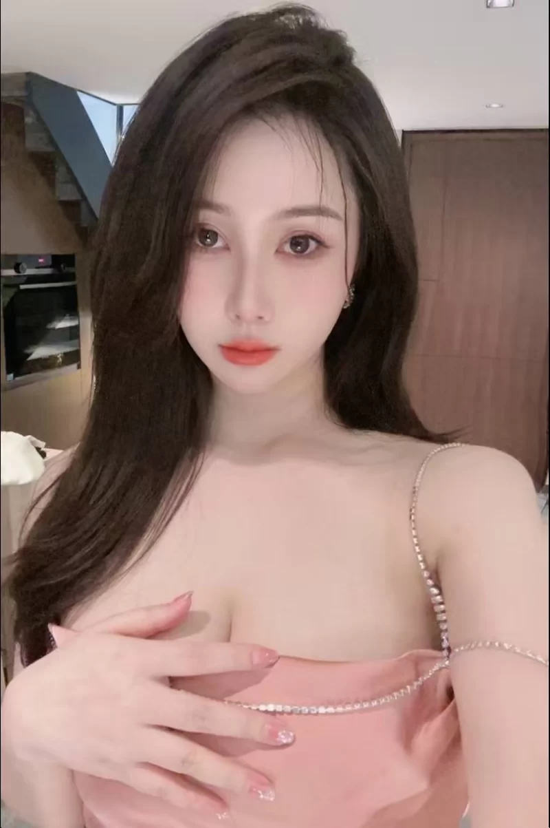 可盐可甜长腿骚货