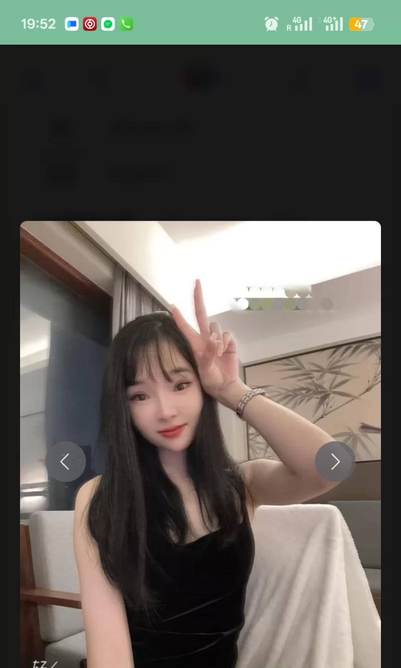 大胸性感小少妇