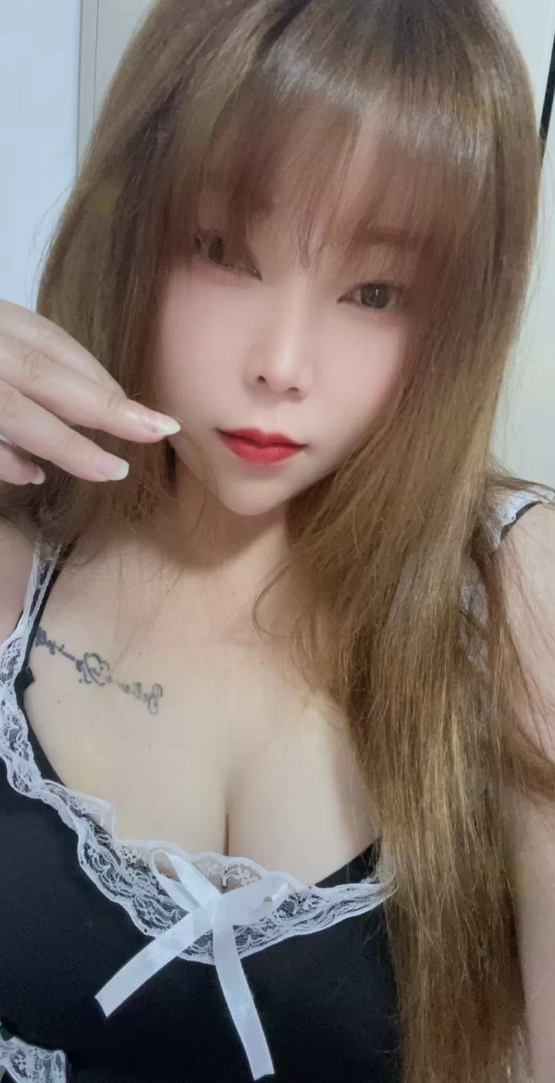 大胸骚货炮架子玲玲