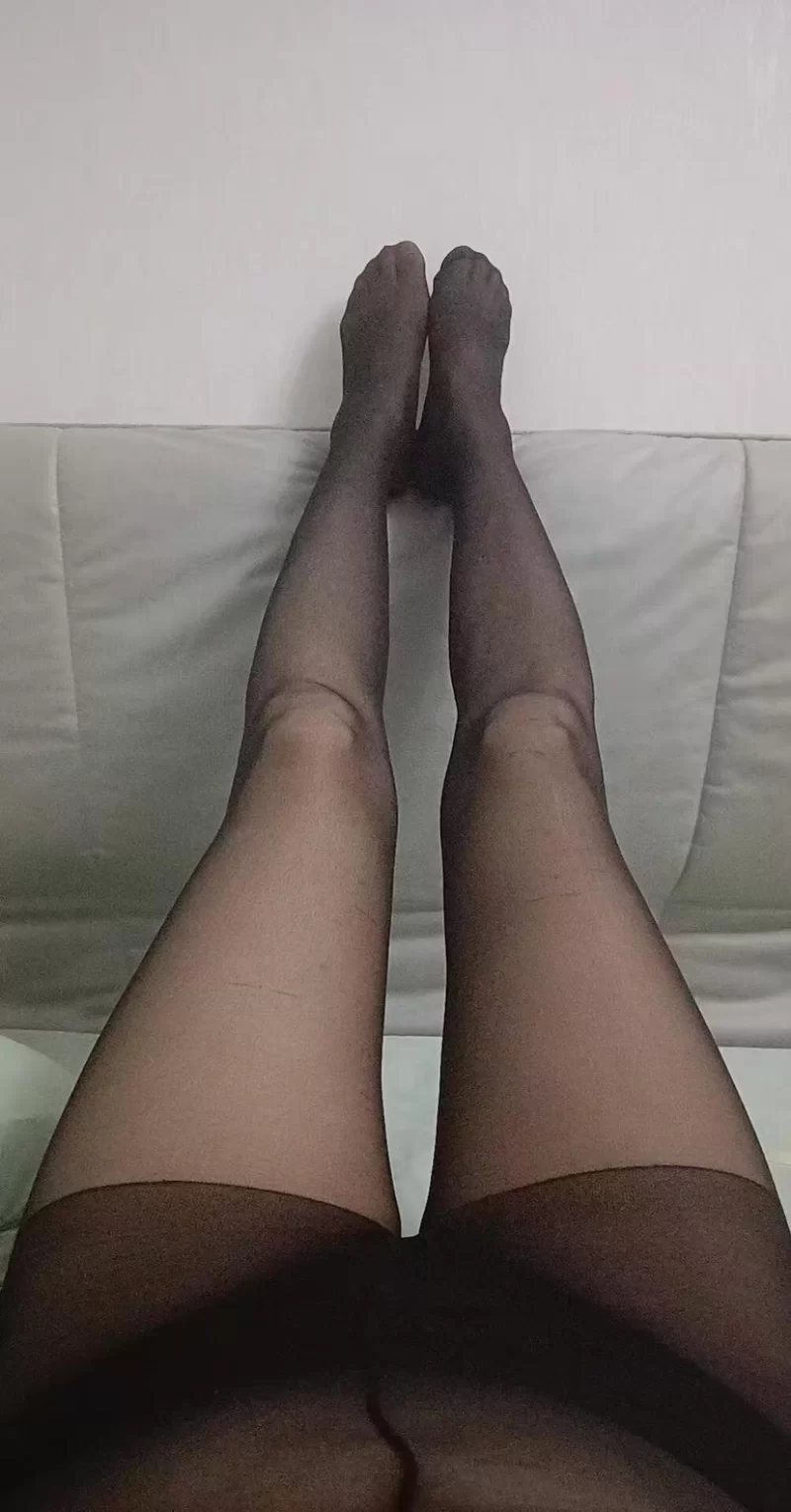 黑丝性感小雪