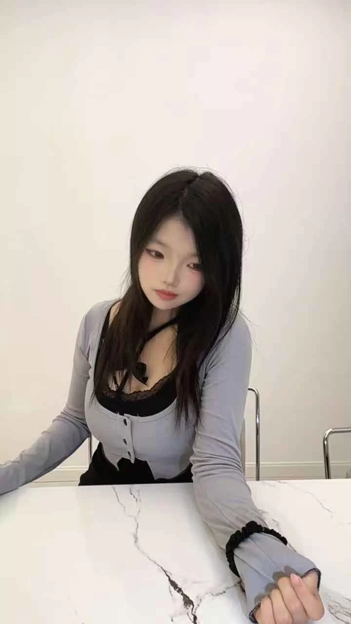 双井温柔小萝莉大长腿
