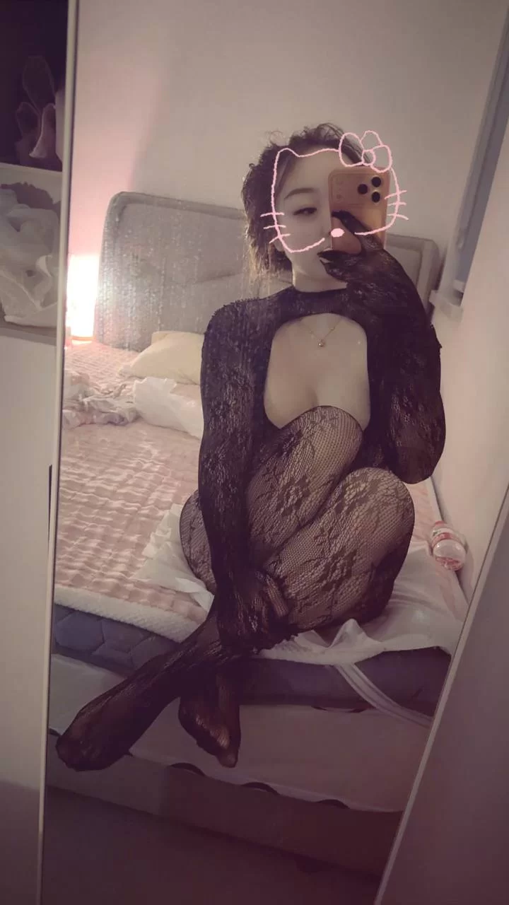 朝阳大胸嫩妹 水多逼紧 真实个人