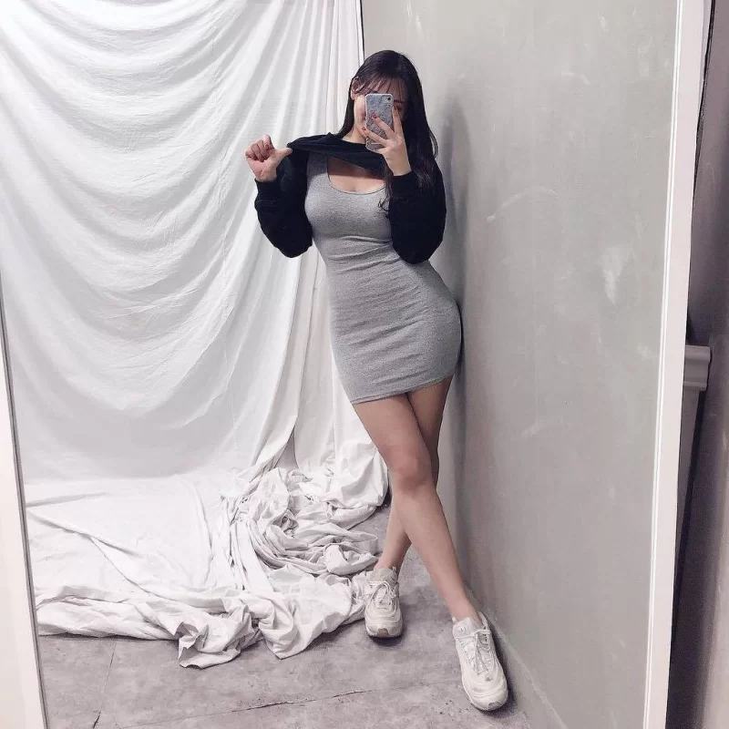嫩妹身材好