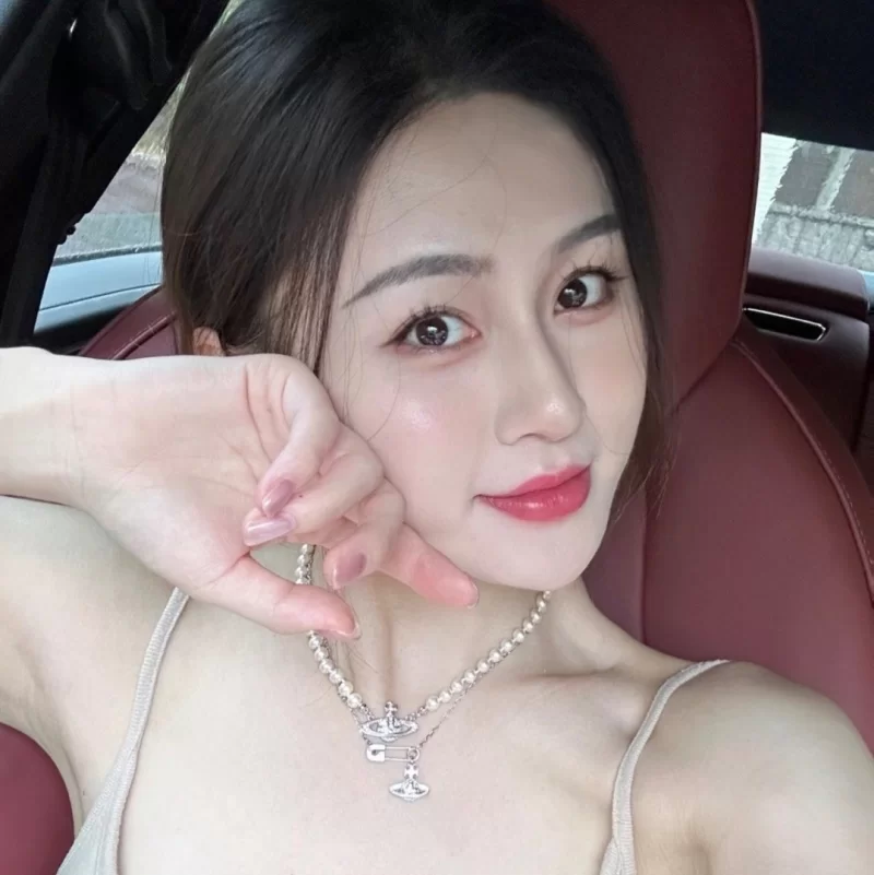 可爱清纯美女