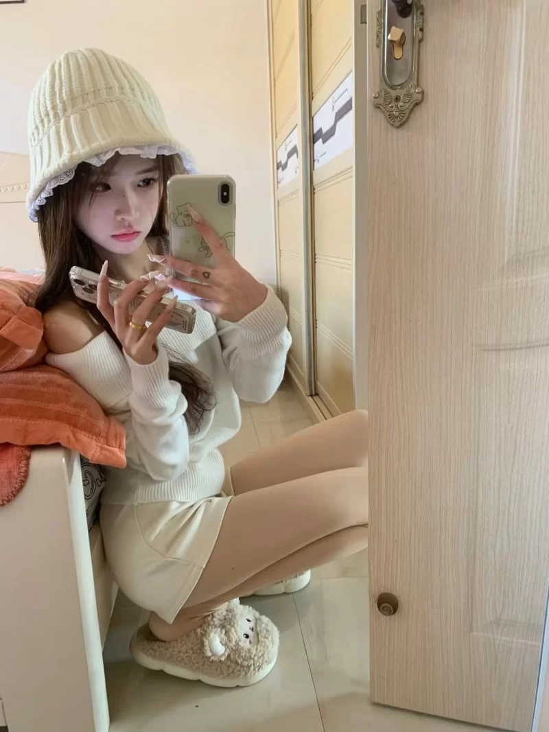 自聊自做的小妍