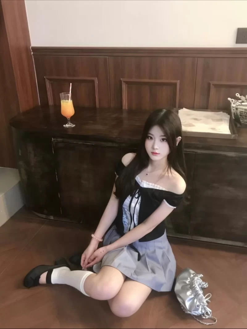 上海夜场出生的兼职嫩妹