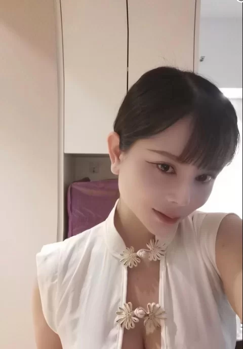 性感少妇胸臀无敌
