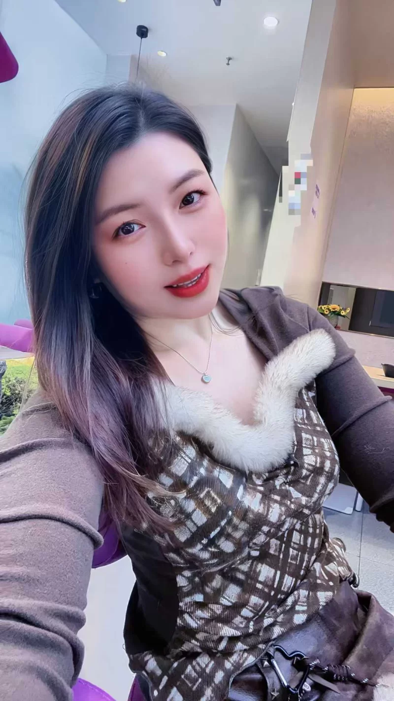 白皙大奶子，活好，毒龙钻一绝