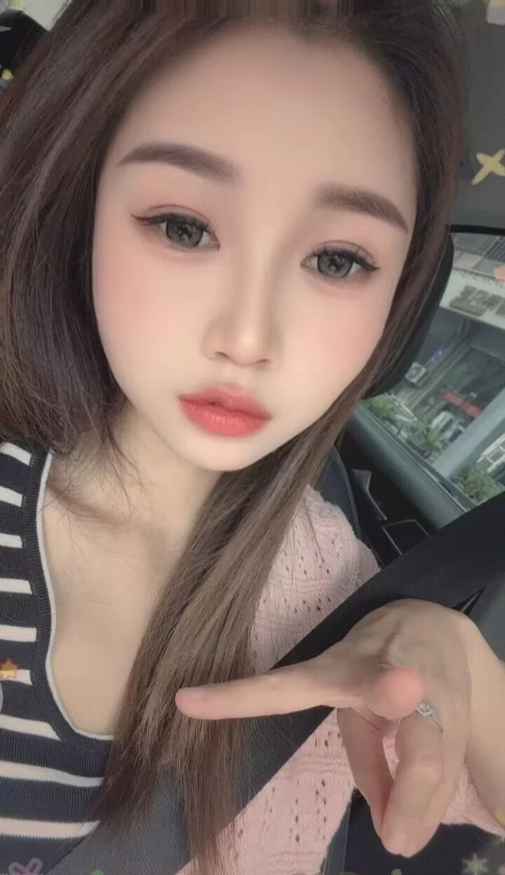 性感大长腿骚妹子
