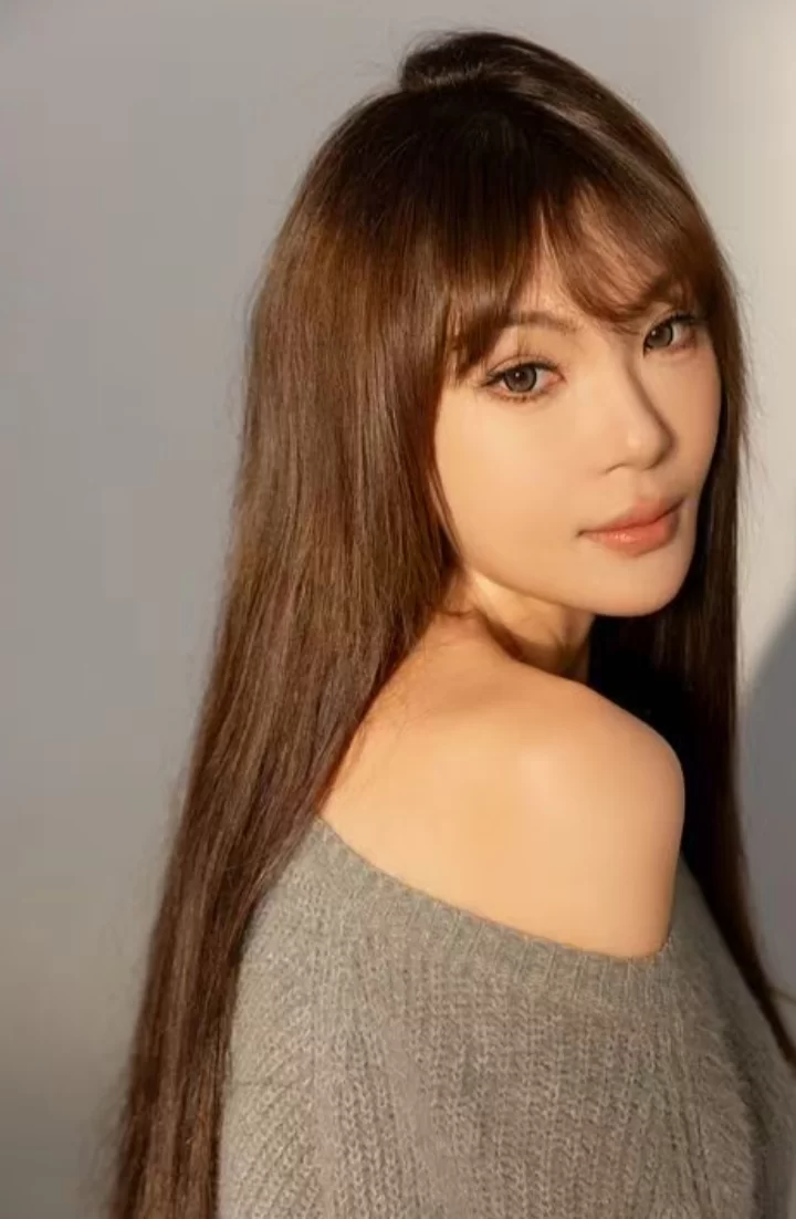 一个超级哇塞的女神小七