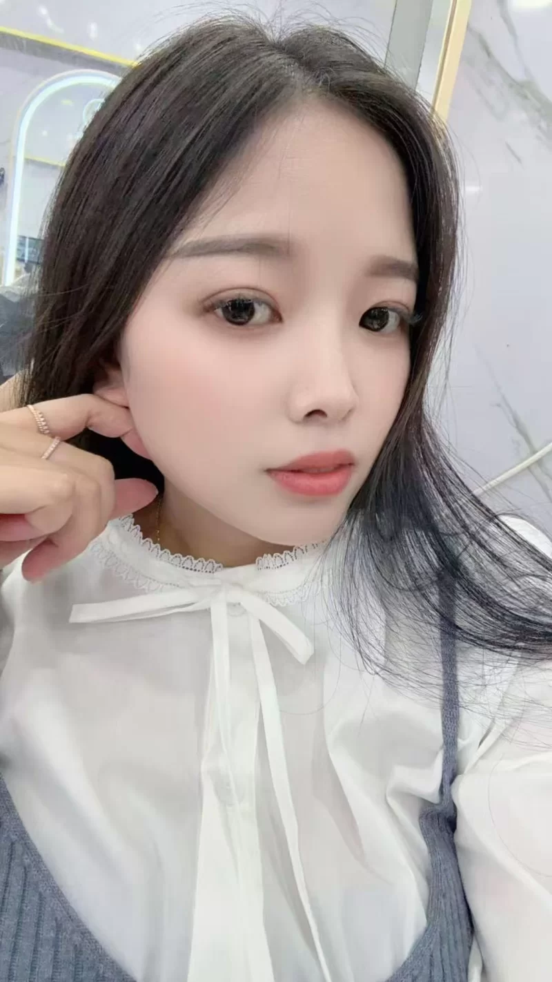 粉嫩玲珑小少妇